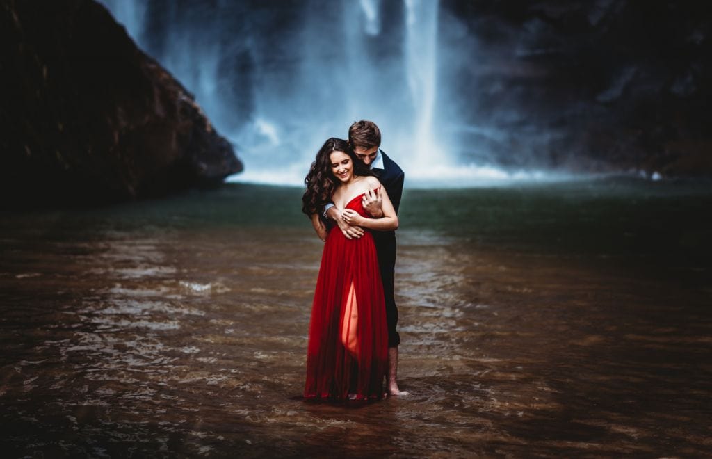 romantic portraits at Toccoa Falls