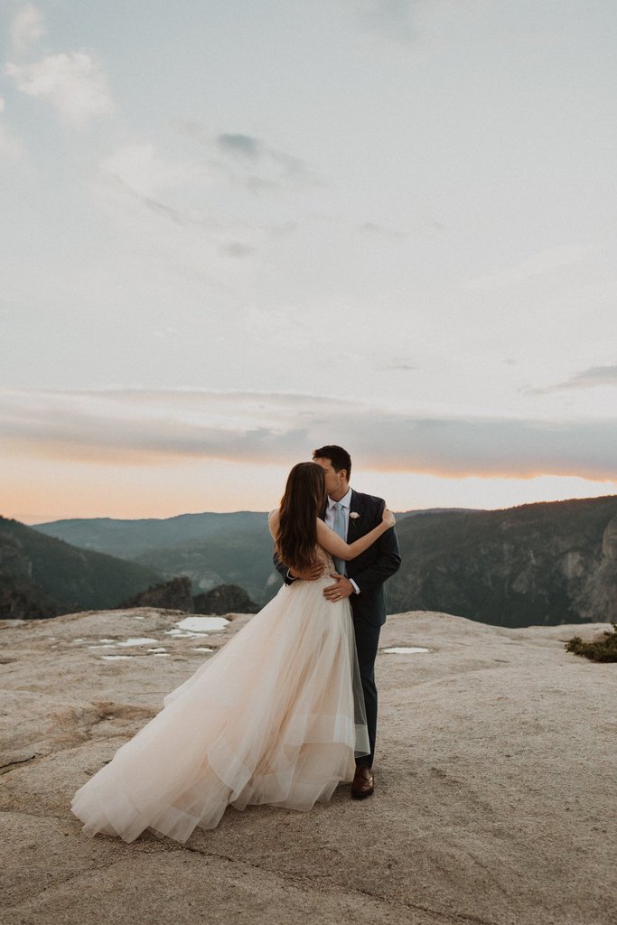 intimate wedding photography in California Taft Point.