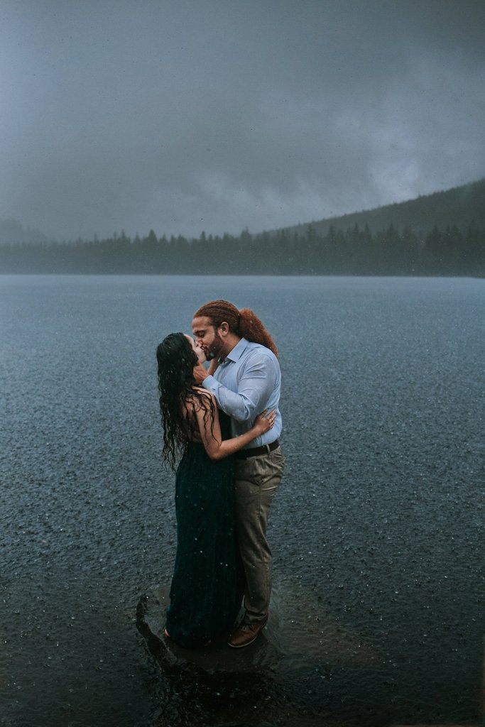couple inspiration for elopements in the rain.