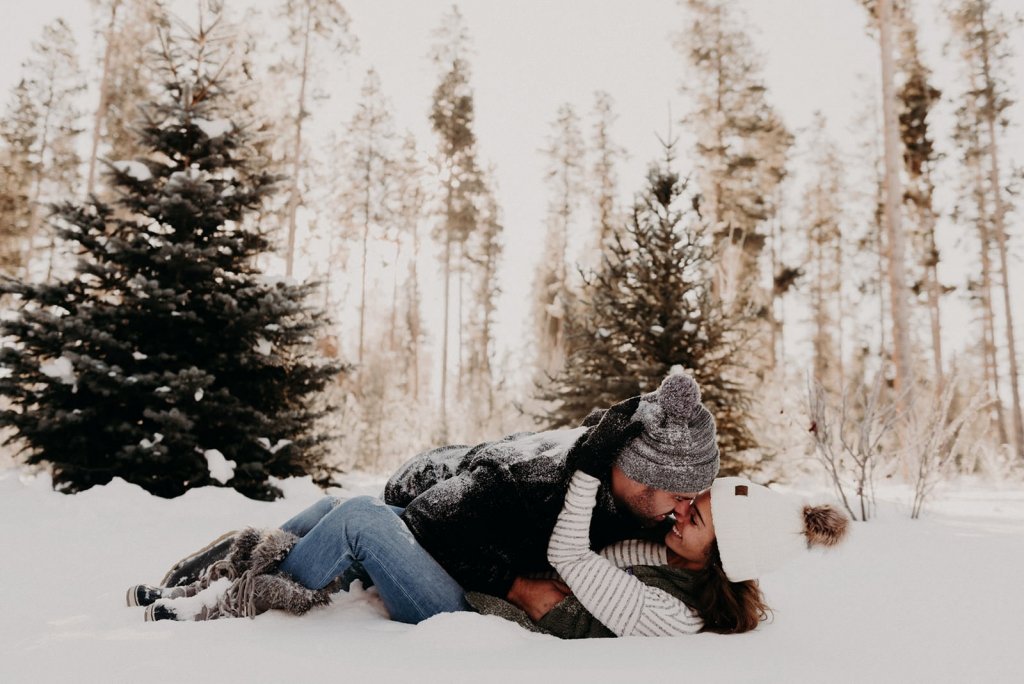 what to wear for winter engagement photos
