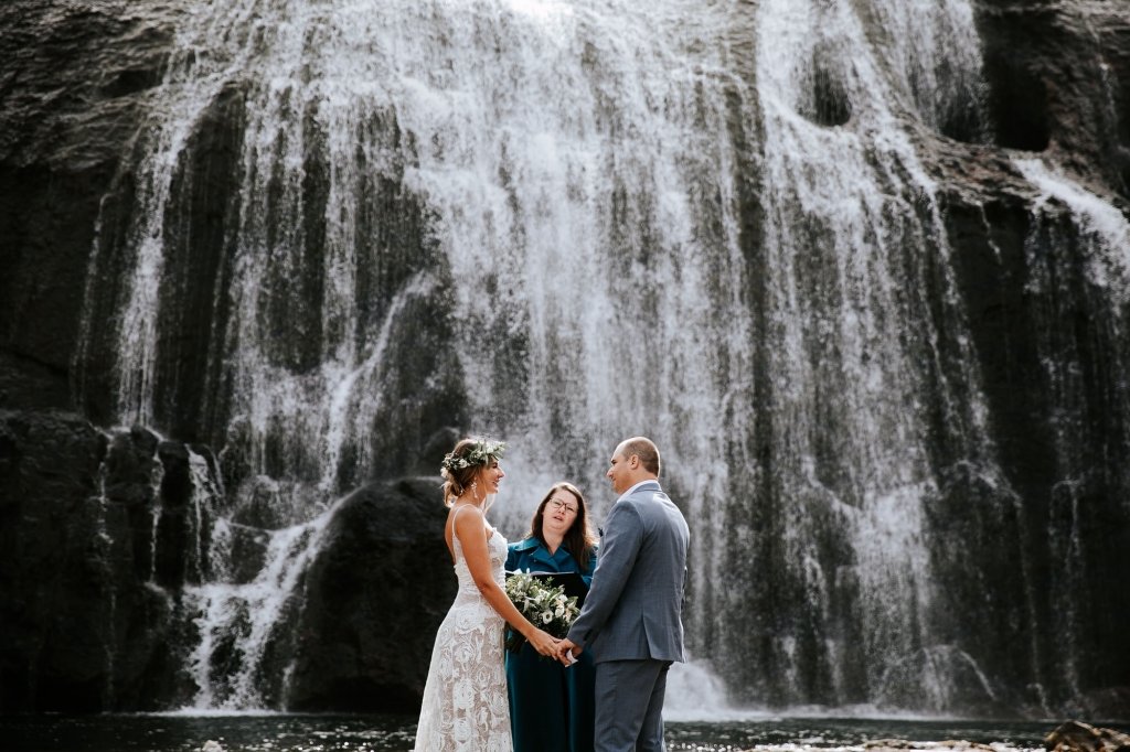 waterfall iceland elopement