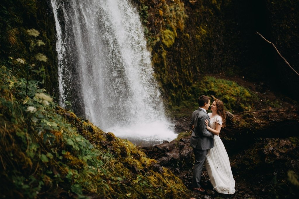 Oregon elopement package