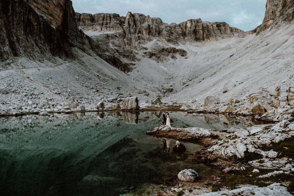 exchanging vows at Dolomites