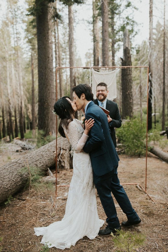 Yosemite Wedding: Fun Photo Ideas and Tips | Wandering Weddings