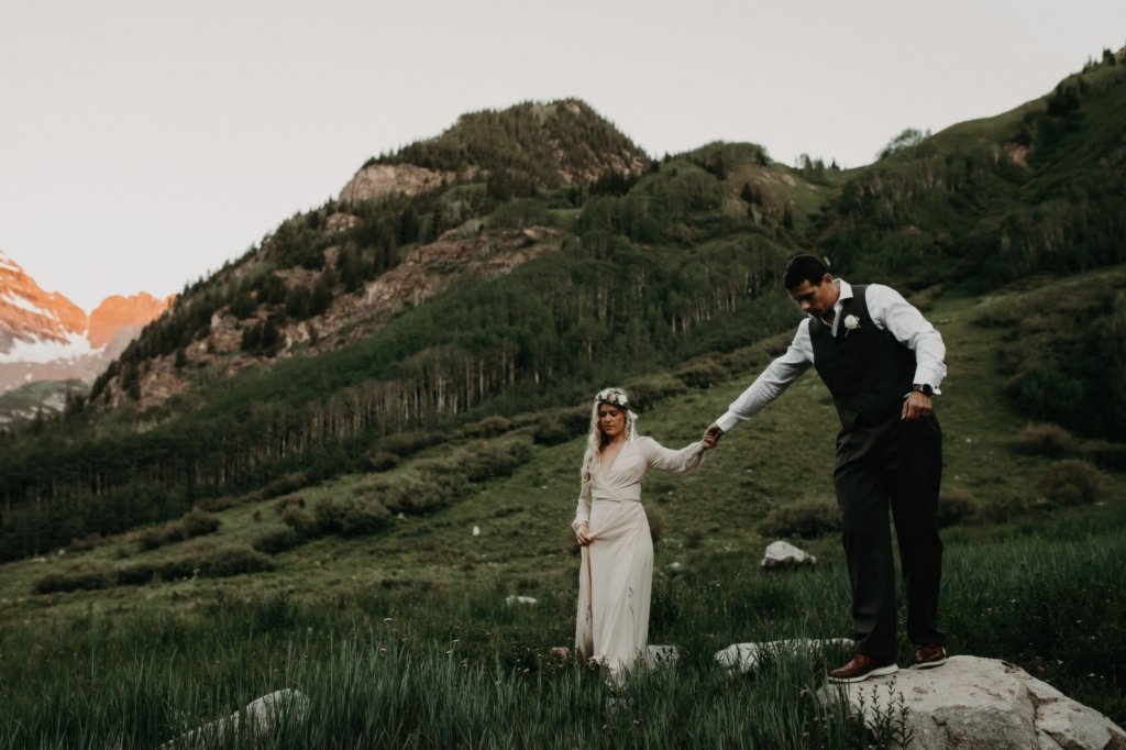 10 Year Vow Renewal at Maroon Bells in Colorado - Wandering Weddings